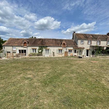 ホテル Le Gite De Gaia Villemer  エクステリア 写真