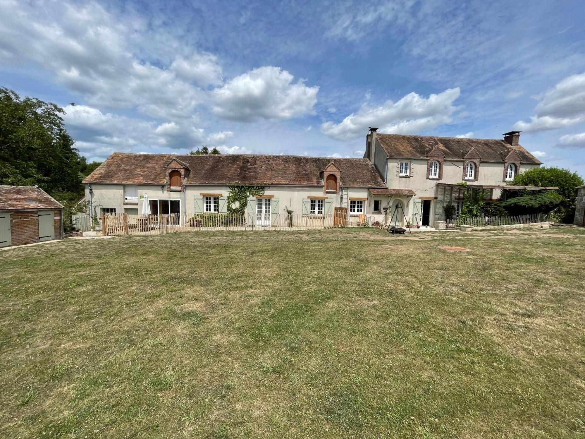 ホテル Le Gite De Gaia Villemer  エクステリア 写真